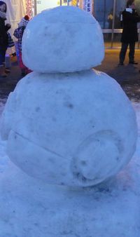 2016年中の橋通り冬祭りタウンプラザ広場に創られていたスターウォーズの雪像。