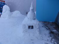 2017年、サーモンバーク冬祭りに今年の干支の雪像が作られていました。