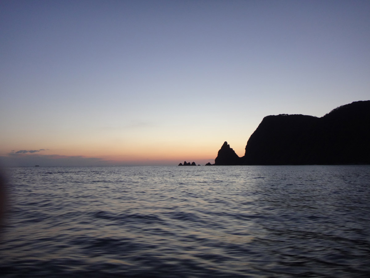 マッカ岬の夜明け　海上から