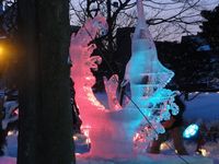 カジキと荒波の氷像
