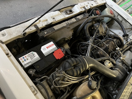車のバッテリー 車のバッテリー