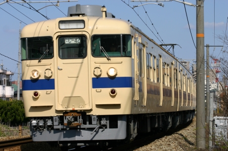 岡山の列車(115系瀬戸内色)