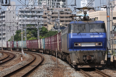 関西の列車(EF200牽引貨物列車)