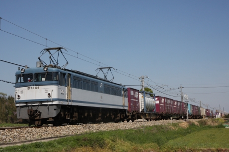 岡山の列車(EF65牽引貨物列車)