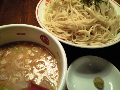 唐そば 公園通り店 (渋谷)　大盛りラーメン