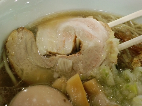 創彩麺屋 野の実 (東名足柄SA)　煮玉子塩らぁ麺