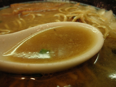 づゅる麺 池田 (目黒)　背脂煮干らーめん