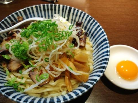 七重の味の店めじろ 川崎BE店 (川崎)　にんにく塩油そば