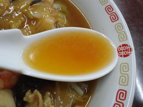 上海飯店 (大森海岸) 五目ソバ+半チャーハン