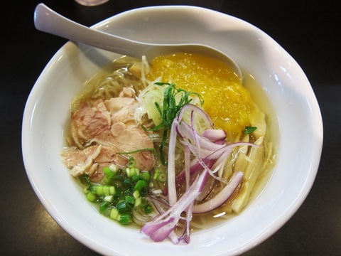 地獄ラーメン 天国屋 (成瀬)　湯河原産オレンジ果汁冷し塩麺