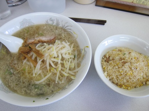 ら~めん こいこい(博龍?) (西太子堂) ラーメン半チャーハン