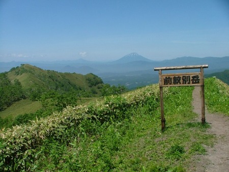 伊達紋別岳で屁タレMTB登山