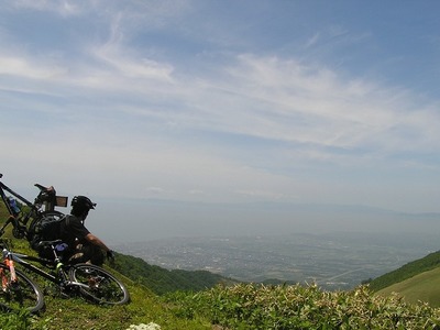 伊達紋別岳で屁タレMTB登山