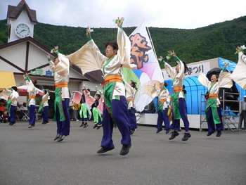 山に遊ぶ