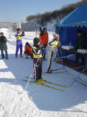 『記憶に残る景色を見ながら歩くスキー大会』が開催されました