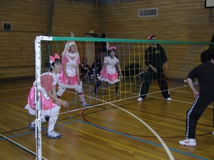 親睦を深めるミニバレー大会