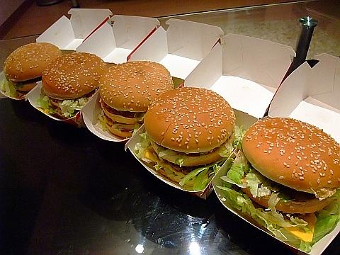 ビッグマック 200円♪ 今日まで♪