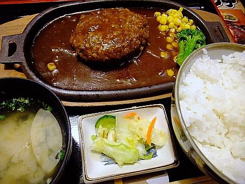 えこひいき 大同生命ビル店《ランチ:ザンギラーメン》