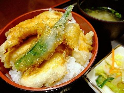 えこひいき 大同生命ビル店《ランチ:ザンギラーメン》
