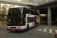 大阪駅前で撮影した西日本ジェイアールバス