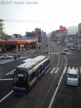 【バッテリートラム】「Hi-tram」営業路線で走行開始